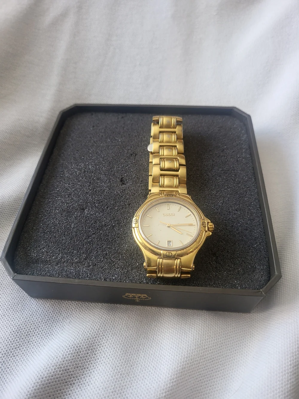 Gold Plated-Vintage-Gucci Gold Tone Stainless Steel Watch - Classic Gold Dial